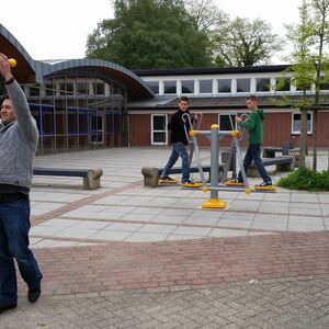 Kraft und Ausdauertraining im Schulhof